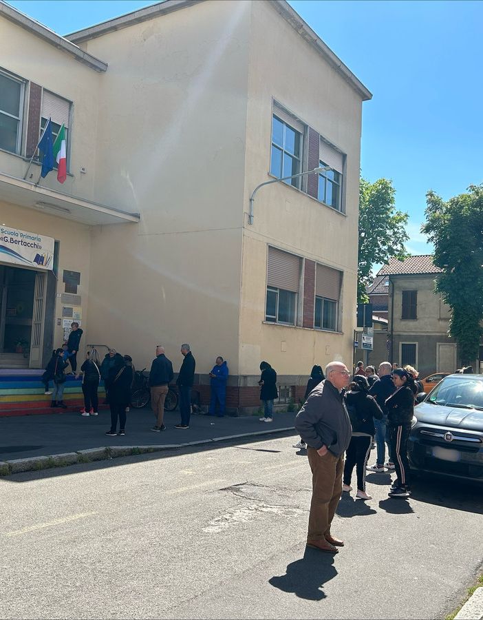 Sciopero della mensa alle Bertacchi: 180 bambini escono da scuola all’ora di pranzo