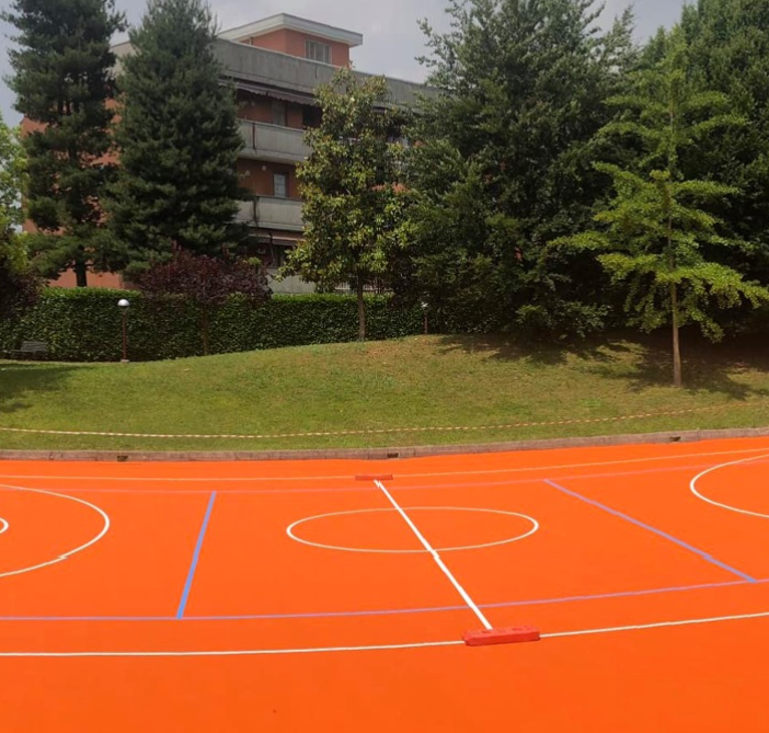 Il campo da basket del parco San Francesco a Gorla Maggiore