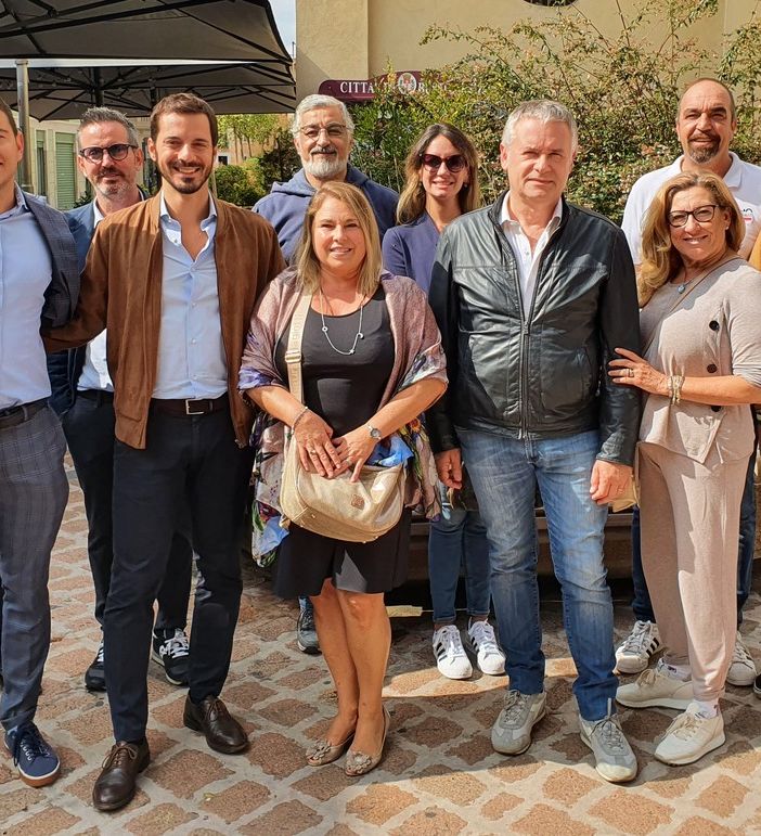 L'onorevole Sofo con esponenti e candidati di Fratelli d'Italia