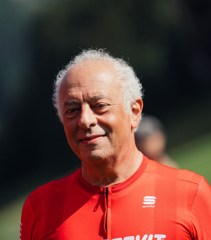 Il presidente Alberto Sorbini e sotto Tadej Pogačar – UAE Team Emirates