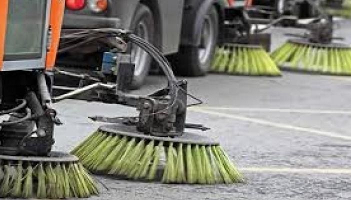 A Legnano strade più pulite: riorganizzato e potenziato il servizio di spazzamento meccanico