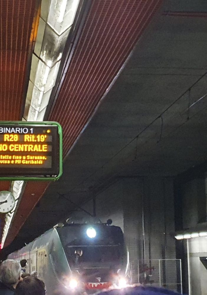 Buongiorno pendolare! Ritardo, viaggio in piedi e tappa forzata a Porta Garibaldi