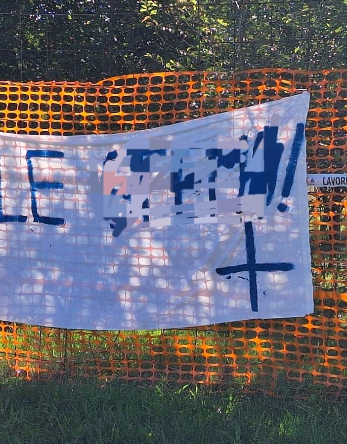 Busto, striscione contro il futuro vicesindaco Folegani
