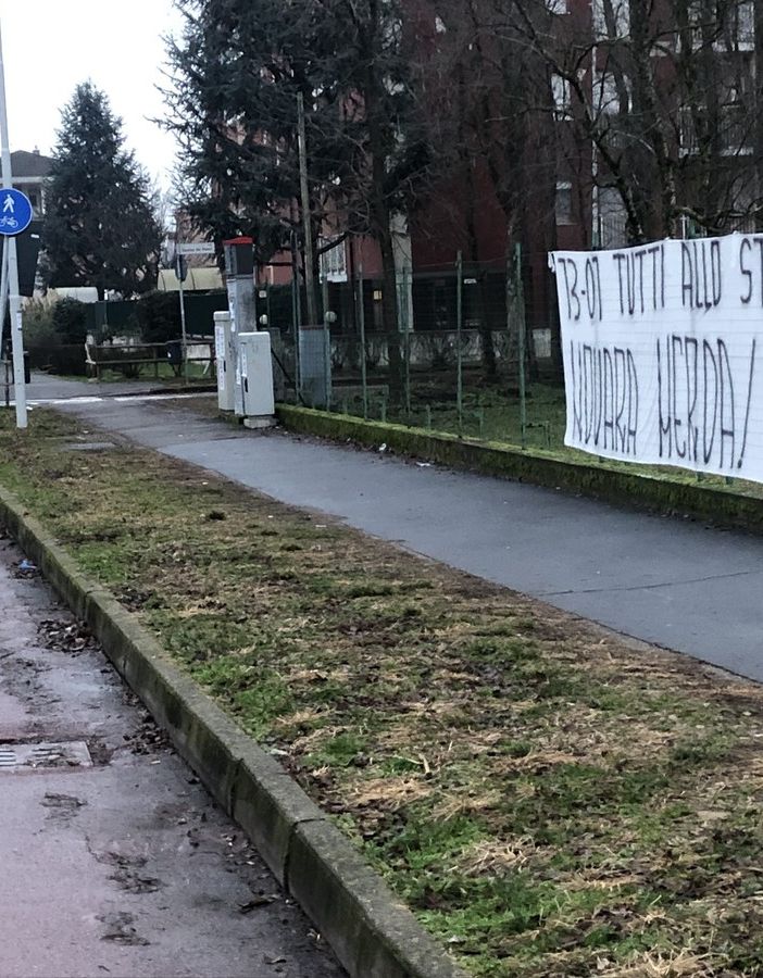 Pro Patria-Novara, a Busto spuntano tanti striscioni… sopra le righe