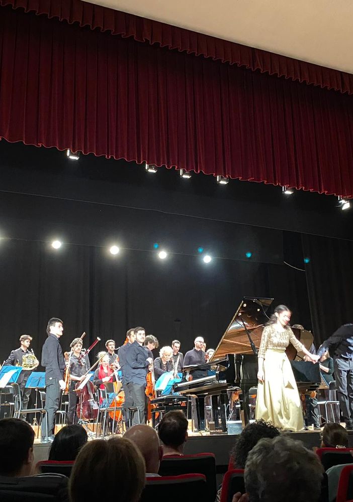 L'en plein che premia i giovani. ll Teatro Sociale Cajelli: «È una nostra vocazione lanciare i talenti»