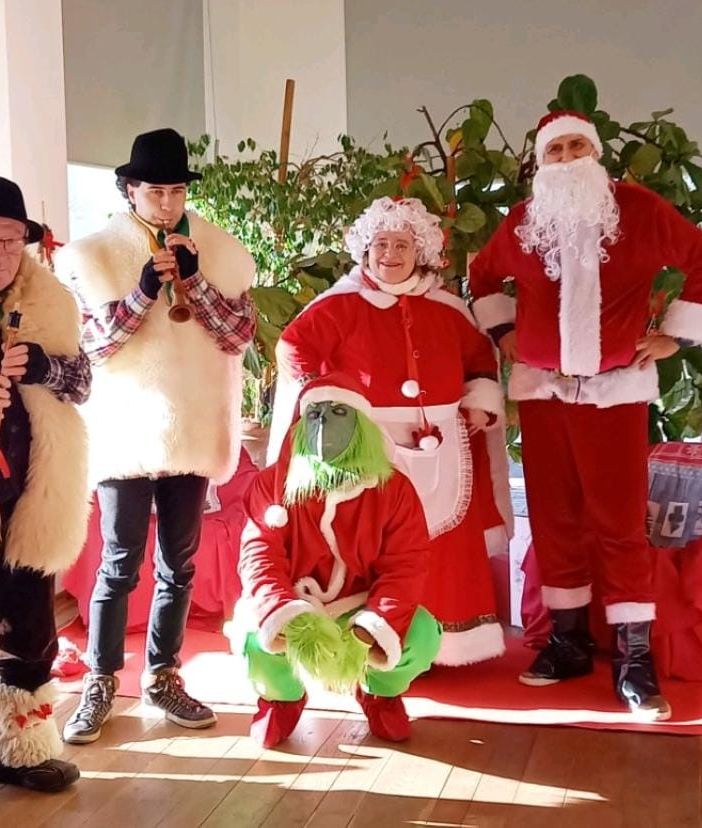 FOTO - Tornavento: 5mila persone e 3mila bambini hanno assalito il borgo di Natale