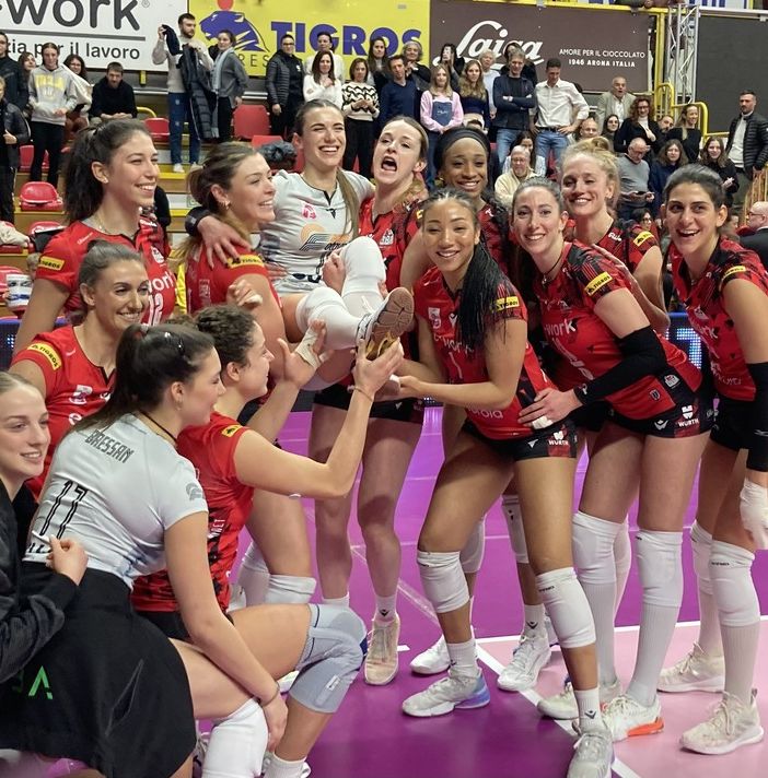 La Uyba è su di giri, vittoria e tre punti con Vallefoglia