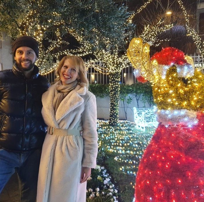 Si spegne la Casa delle lucine: «Bello essere diventati un punto di riferimento del Natale di Busto»