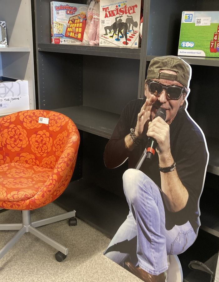 La sagoma di Vasco Rossi al Centro del riuso