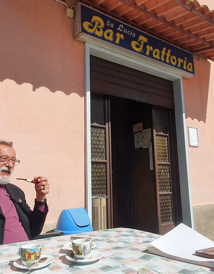 &quot;Lumbard tas!&quot;: la scintilla, i viaggi con Bossi e le riunioni nel bar di mamma Lucia. La Lega delle origini secondo Modesto