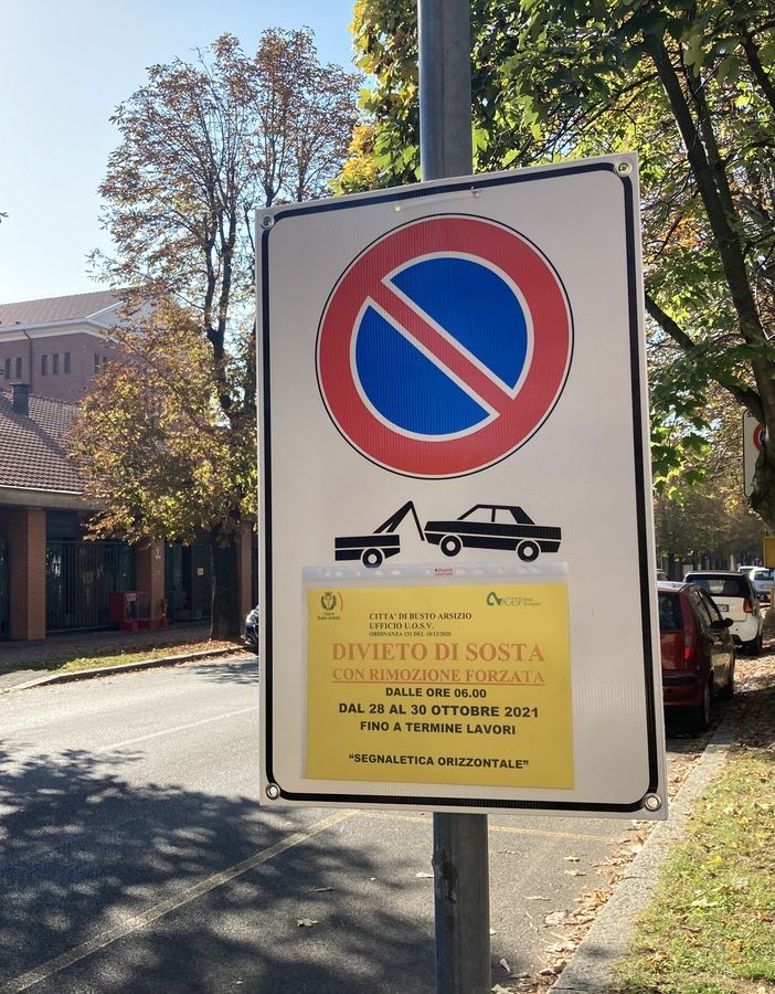 I cartelli in viale Alfieri