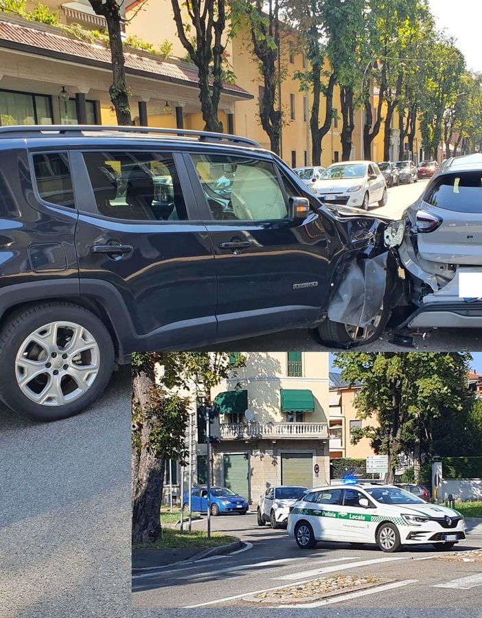 Finisce contro le auto parcheggiate: traffico deviato in viale Alfieri