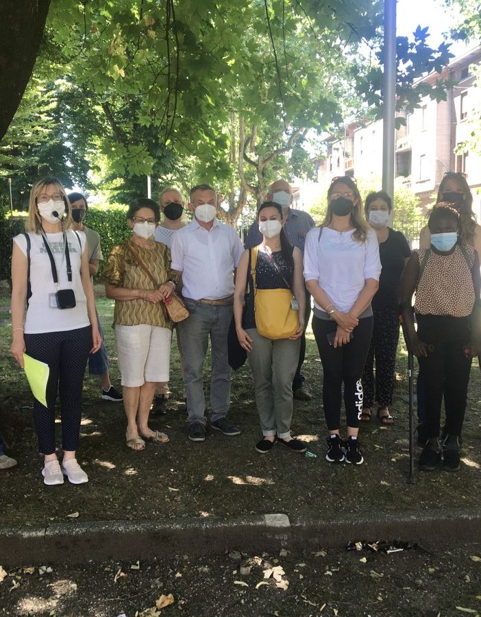 Foto di gruppo al termine del giro per gran parte dei partecipanti. Sotto, Erika Montedoro