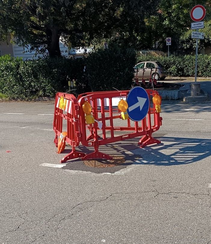 LA FOTO. Metti il pericolo davanti all'ospedale