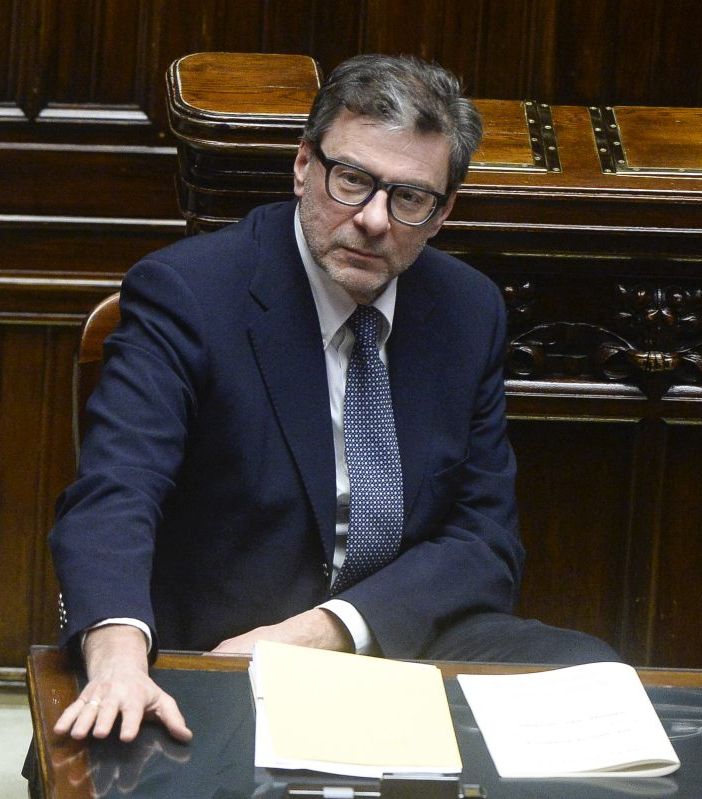 Giorgetti “Presto provvedimenti contro il caro energia”