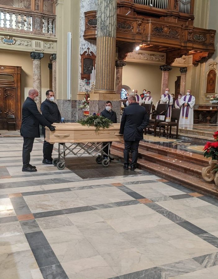 Saronno si ferma per l’addio ad Alessandro Bisi