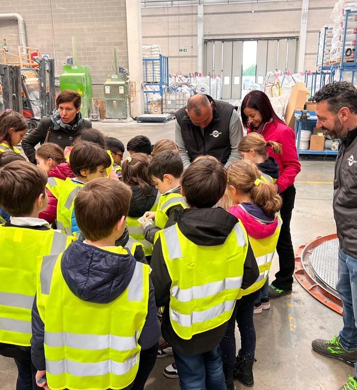 FOTO Una mattinata formativa alla scoperta dei segreti del riciclo