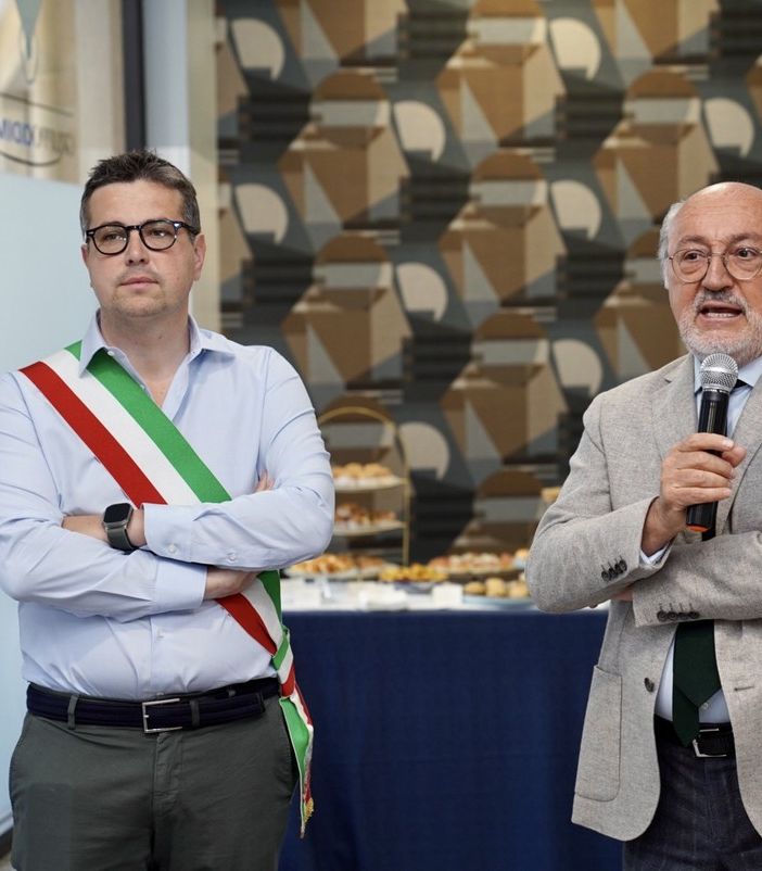 Il sindaco di Gallarate, Andrea Cassani, con Ugo Riba, presidente e fondatore del Gruppo Cidimu