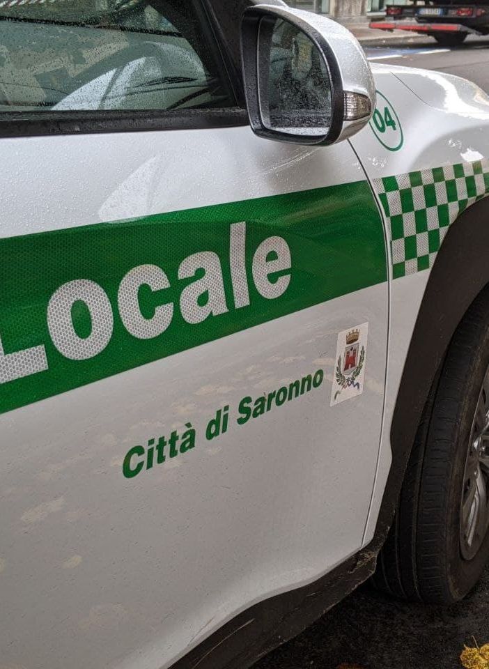 Lo invita a casa per fare sesso ma lo rapina con un complice. Donna di 36 anni denunciata