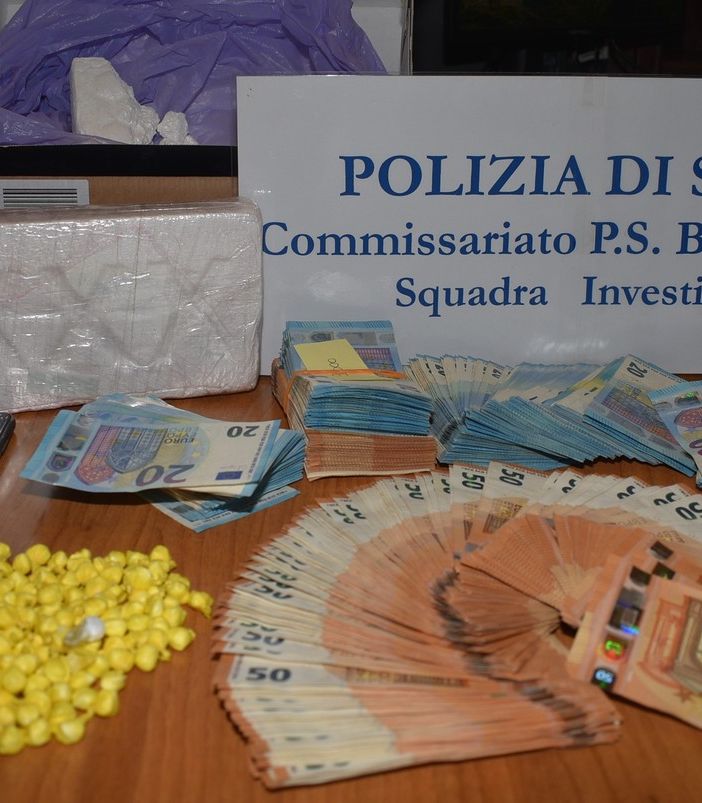 Un chilo di cocaina e 30mila euro in contanti: due stranieri arrestati dalla polizia di Busto