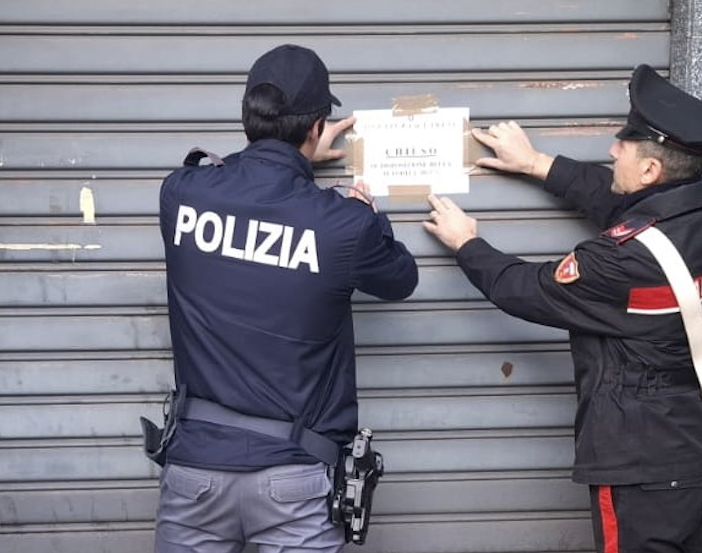 Dopo la rissa scatta la chiusura del locale: serranda abbassata per 30 giorni a un bar di Saronno