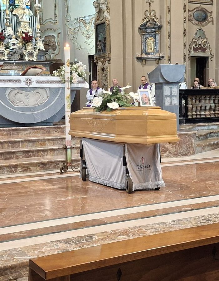 Il feretro di Paolo Fumagalli in San Gaudenzio