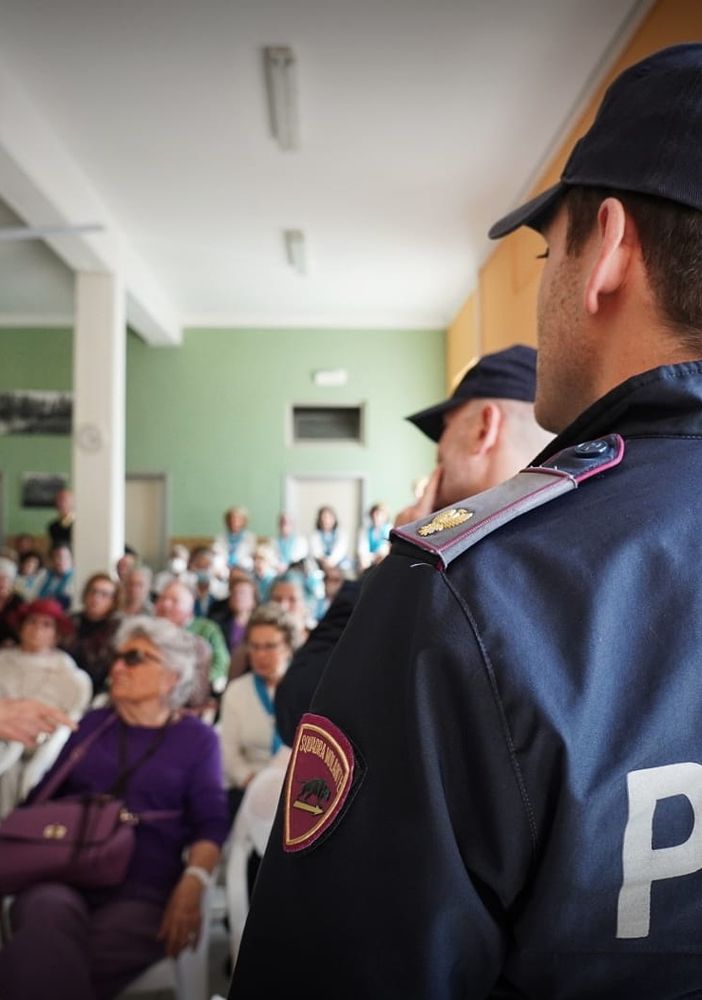 Il video anti truffa della polizia di Stato visibile nelle sale d'aspetto degli ospedali della provincia