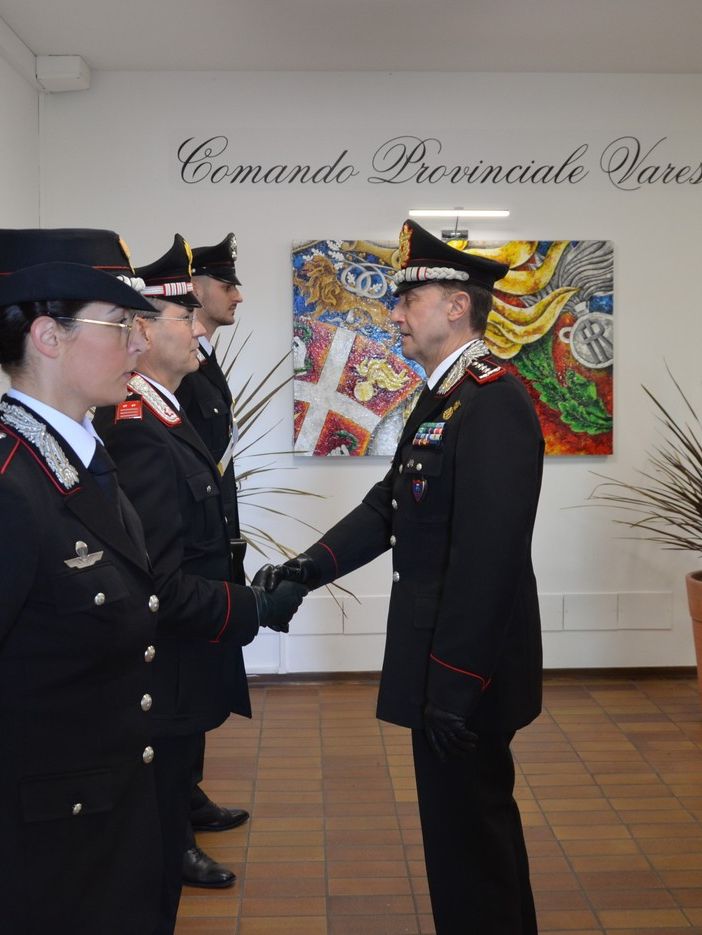 Il comandante Interregionale Riccardo Galletta in visita ai carabinieri di Varese