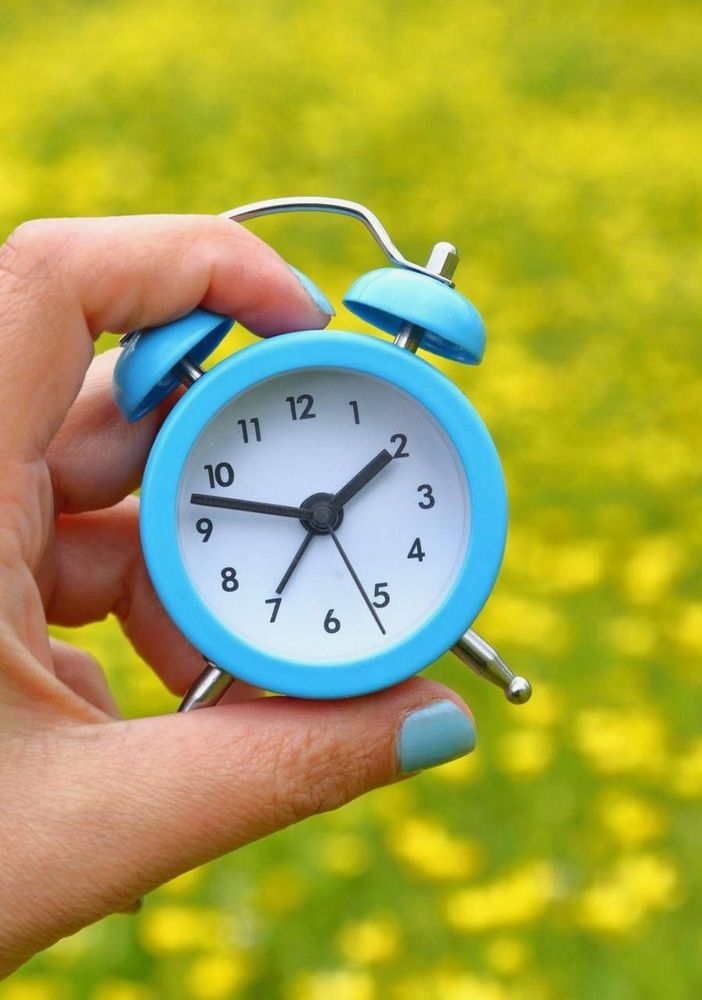 Ora legale dal 30 marzo, torna il quesito: fa bene o male?
