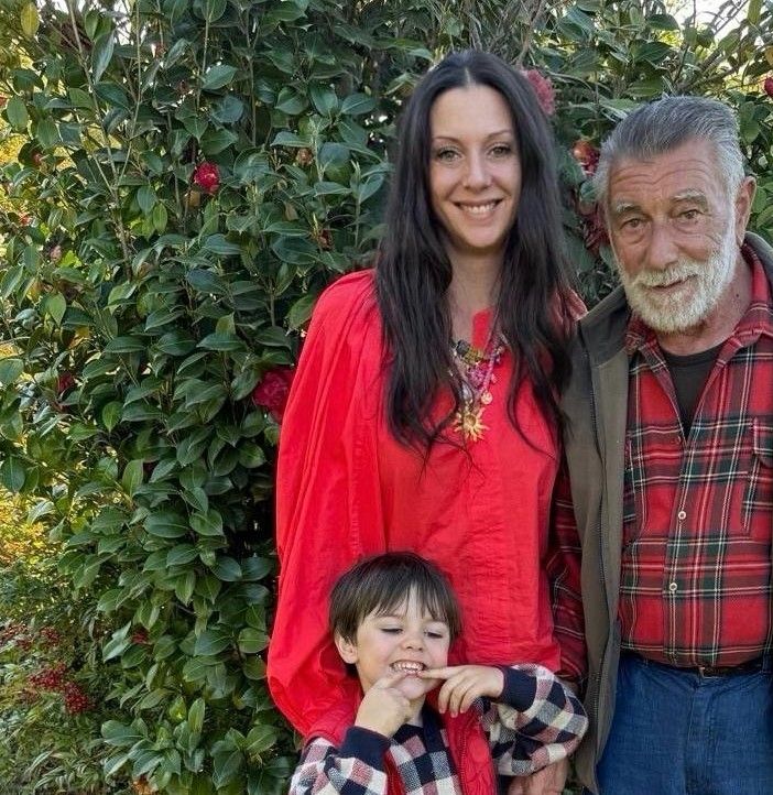 Erika Gasparini con il padre Enrico e il piccolo Carlo