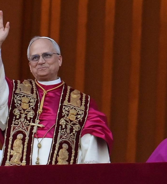 C'è un po' di Lombardia sugli abiti di Papa Leone XIV: le finiture arrivano dalla provincia di Como