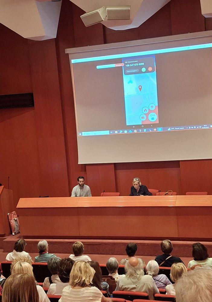 Sala Tramogge gremita per un incontro di &quot;Argento in forma&quot; dedicato alla digitalizzazione