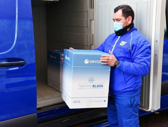 Vaccini, Poste: in consegna altre undicimila dosi Moderna in provincia di Varese