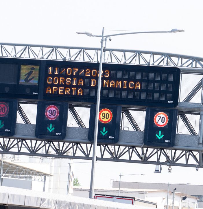 Inaugurata oggi la quarta corsia dinamica sull'Autostrada A4: «Rendiamo più scorrevole uno dei nodi più difficili della circolazione attorno a Milano»