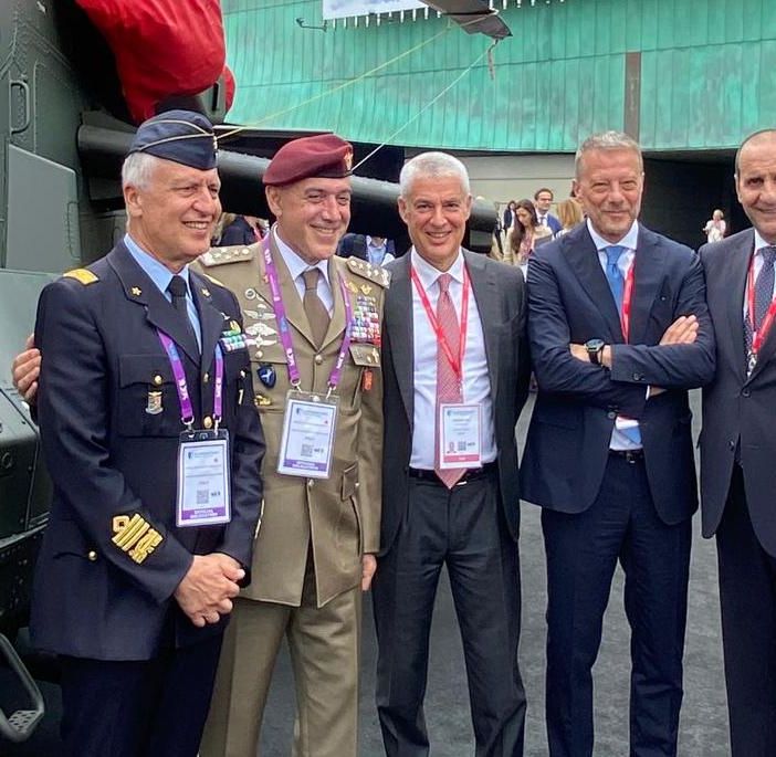 Leonardo presenta a Eurosatory l’elicottero AW249: tecnologia e capacità operative di nuova generazione
