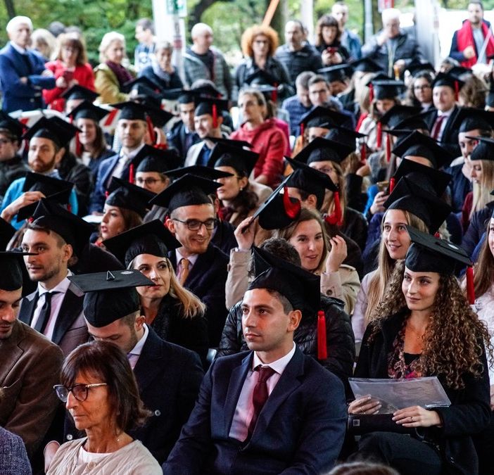 I laureati dell’Università dell’Insubria sono preparati e competitivi nel mercato del lavoro: lo conferma il Rapporto Almalaurea 2024