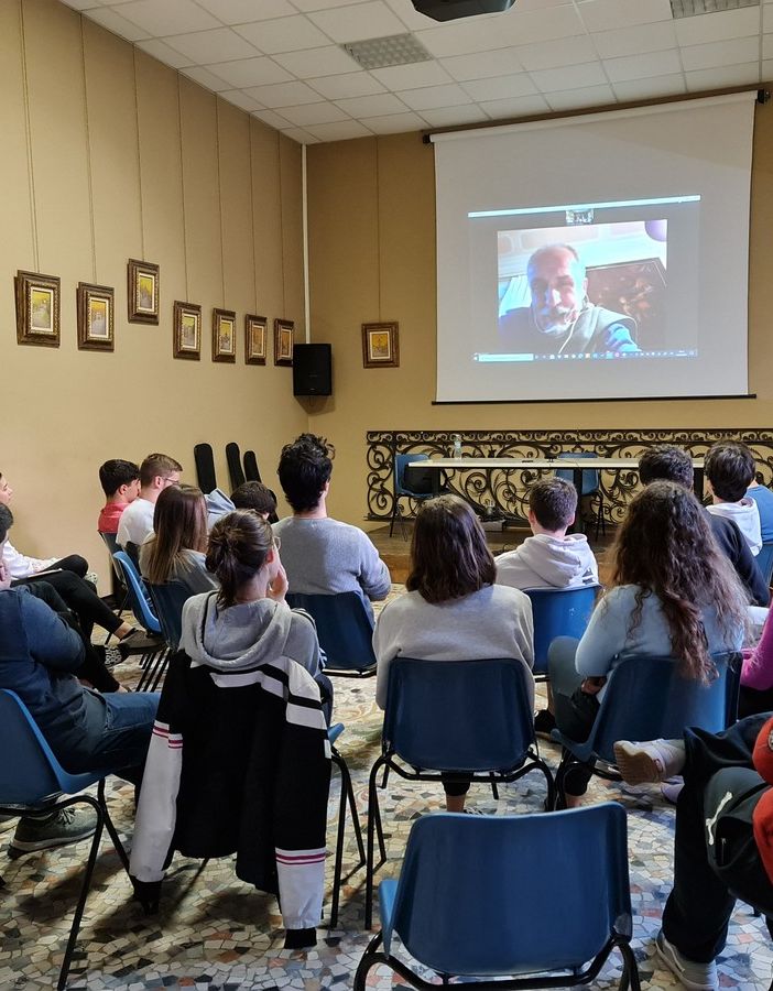 Cosa resta ai 22 ragazzi nella &quot;bolla&quot; all’oratorio di Biumo? «Apertura, amicizia, condivisione, complicità. Da consigliare anche agli adulti...»