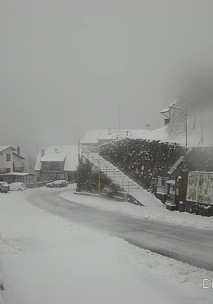 Neve in Val d'Ossola e nel Vco e a Campo dei Fiori. Per Pasqua variabile con alcune piogge