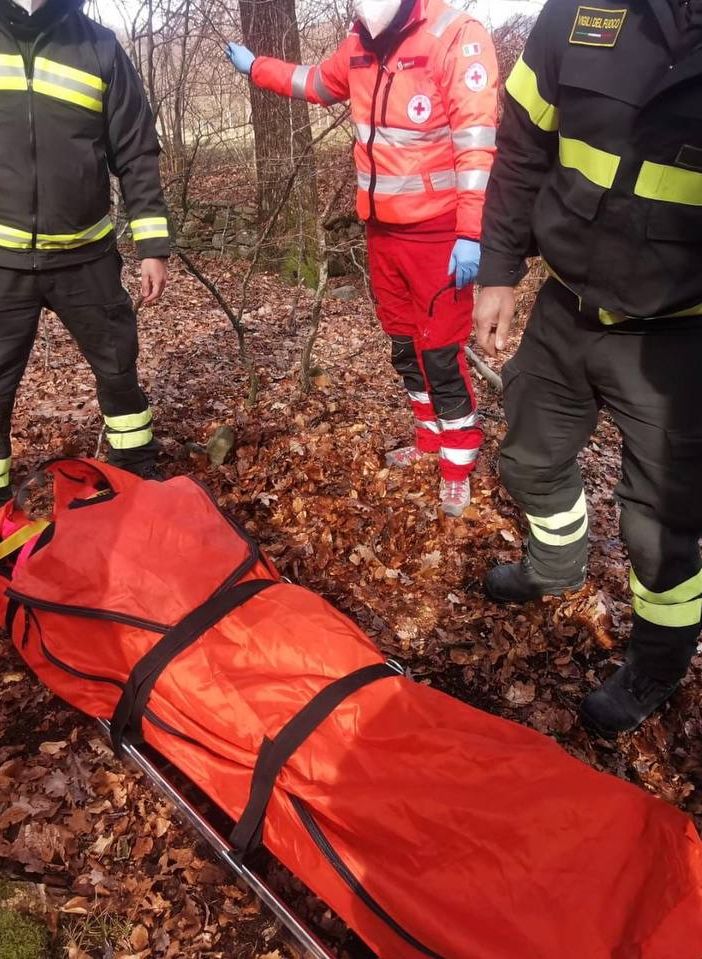 Si fa male sul sentiero 4 del parco Campo dei Fiori a Brinzio: soccorsa una 59enne