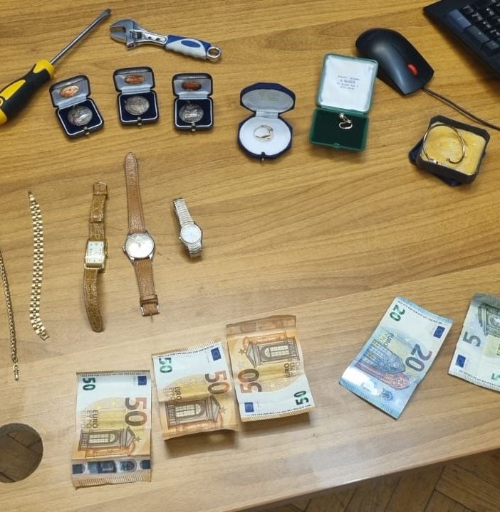 La refurtiva rinvenuta dalla polizia di Busto addosso alle due baby ladre