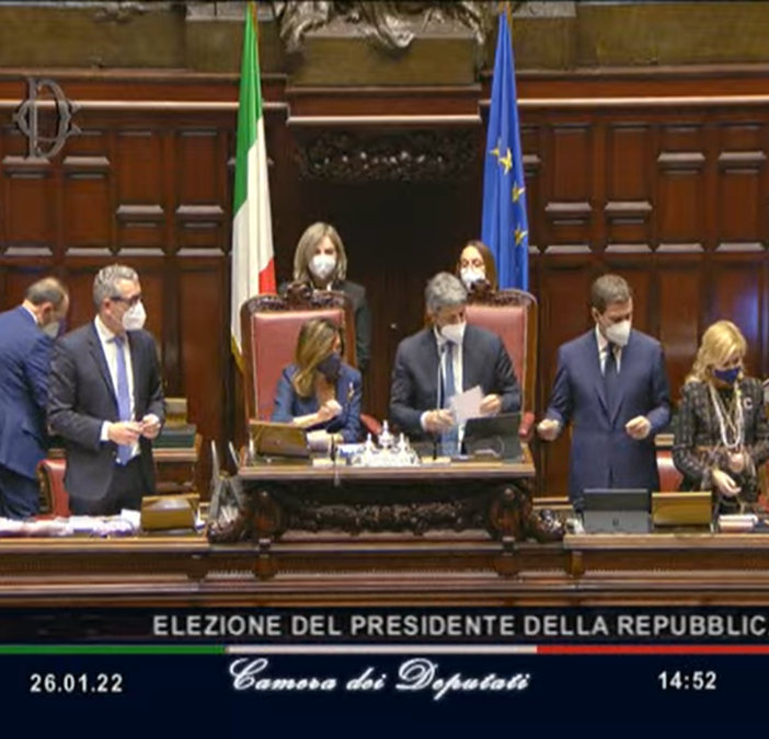 Quirinale, ancora una fumata nera, ma calano le schede bianche: la &quot;bandiera&quot; Giorgetti sale a 19 voti