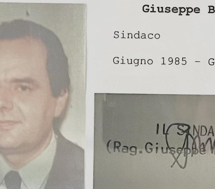 Giuseppe Bruschi in un'immagine pubblicata sulla pagina Facebook del sindaco Giuseppe Gabri