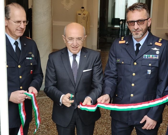 FOTO. Inaugurata la mostra storica per le celebrazioni dei 100 anni dell’Aeronautica Militare