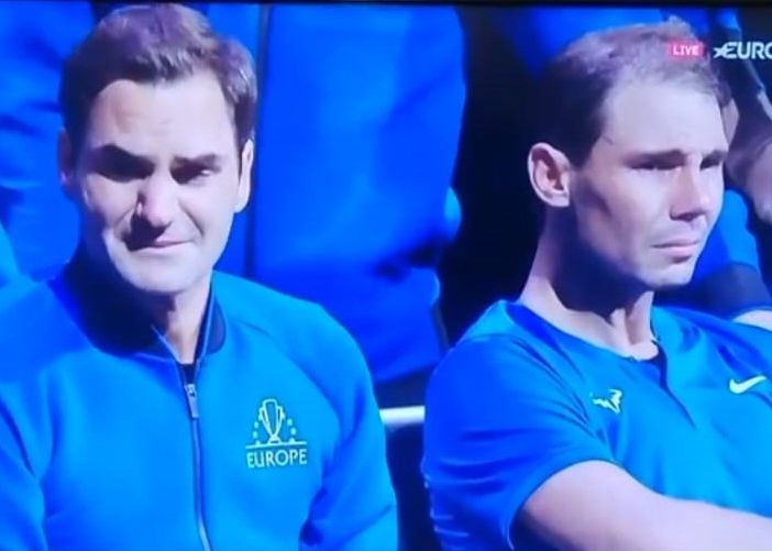 Le lacrime di Federer, di Nadal e dello sport per l'ultima partita del re del tennis