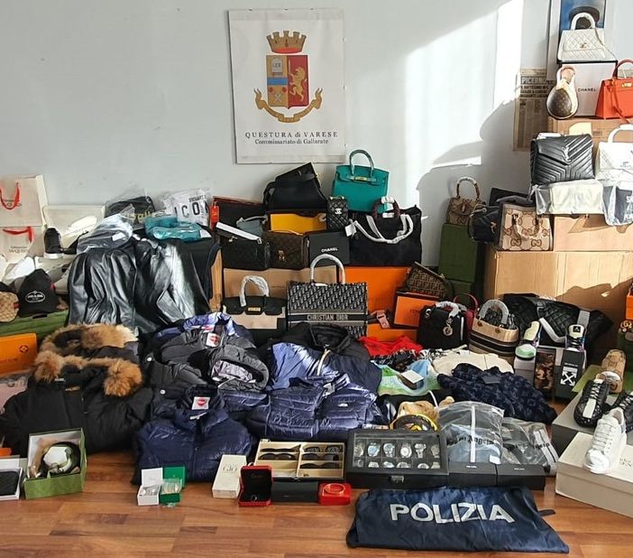 VIDEO. L'appartamento era una boutique abusiva: merce di lusso &quot;taroccata&quot; scoperta dalla polizia