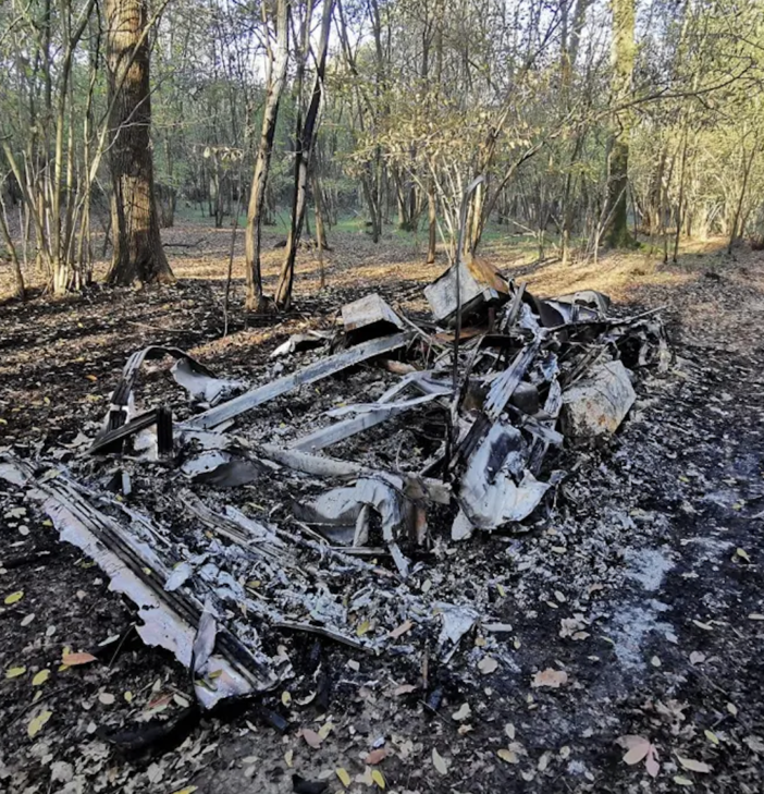 Degrado senza fine nel Bosco del Rugareto: spunta anche una roulotte carbonizzata