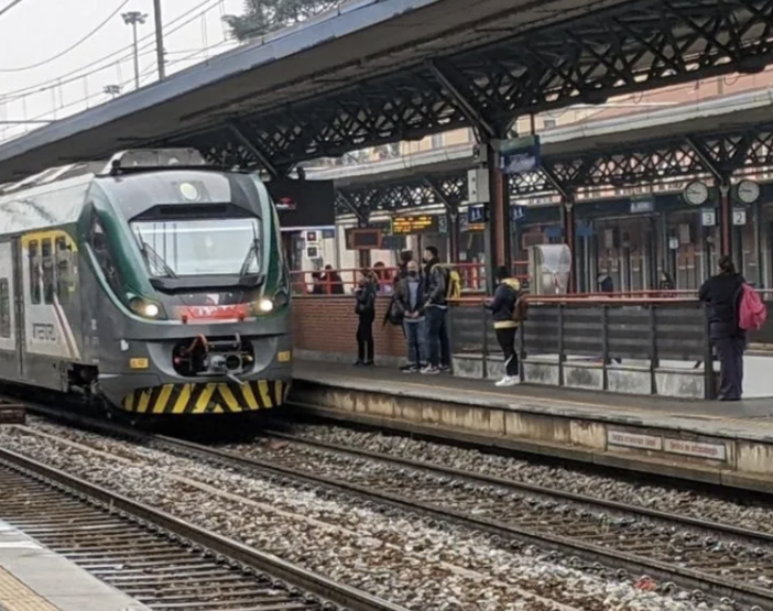 Saronno, rapinato 14enne in stazione. Minacciato e lasciato senza giacca
