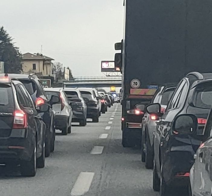 Incidente in Autolaghi, due chilometri di coda tra Castronno e Solbiate Arno