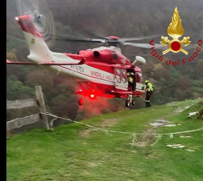 Cadavere trovato sui monti tra Comasco e Canton Ticino: in volo anche l'elicottero dei vigili del fuoco di Malpensa