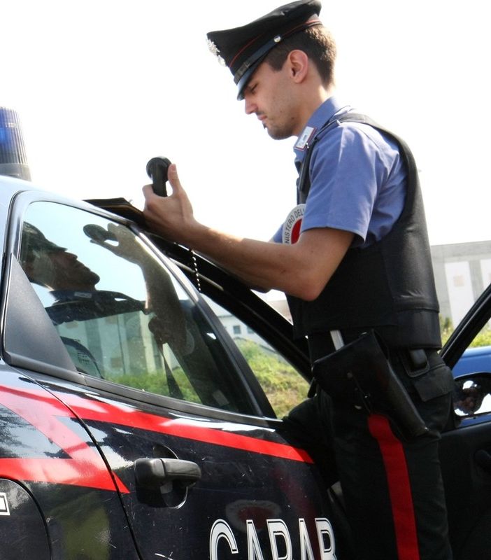Aggredito in centro a Saronno va sanguinante al comando carabinieri per chiedere aiuto